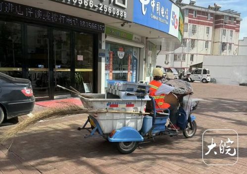 记者体验高温下的劳动者 环卫工人挥汗如雨忙保洁,一天能喝6斤水